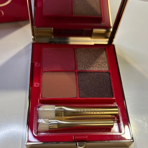 Valentino Red Color-Flip Multi-Look Eye Palette-WHEN IN ROMA - Picture 3 of 7